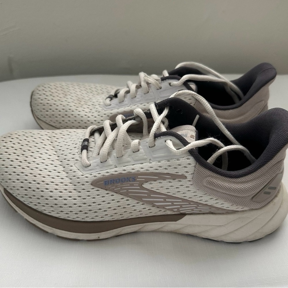 Brooks White and Tan Athletic Shoes